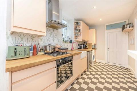 2 bedroom flat for sale, Pepys Road, London SE14