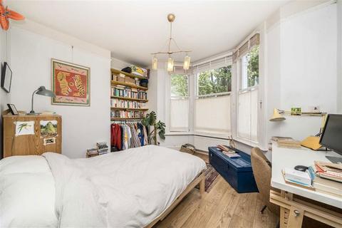 3 bedroom flat for sale, Musgrove Road, London SE14