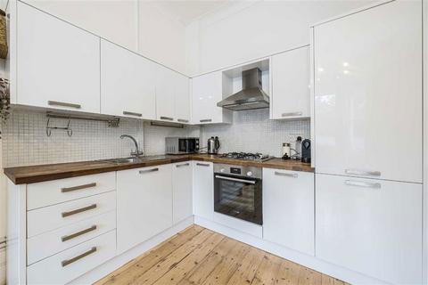 2 bedroom flat for sale, Queens Road, London SE14