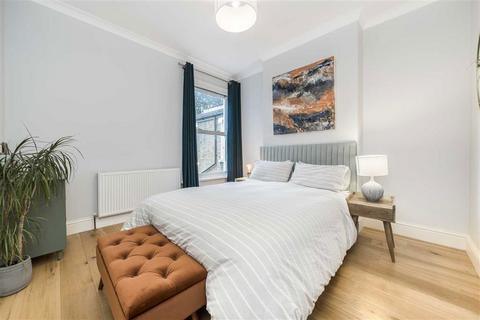 3 bedroom flat for sale, Musgrove Road, London SE14