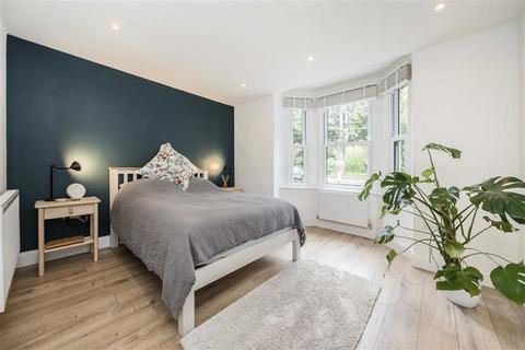 70 Brookmill Road, London, SE8 4JJ