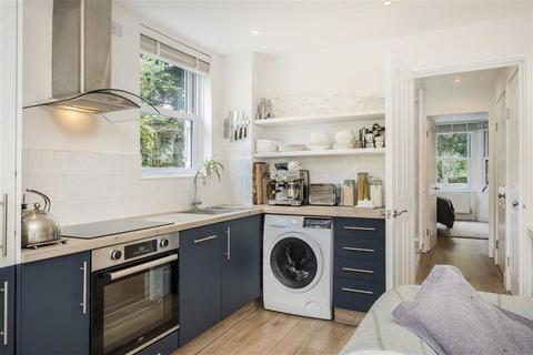 70 Brookmill Road, London, SE8 4JJ