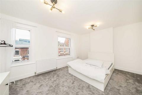 3 bedroom terraced house to rent, Laurie Grove, London SE14