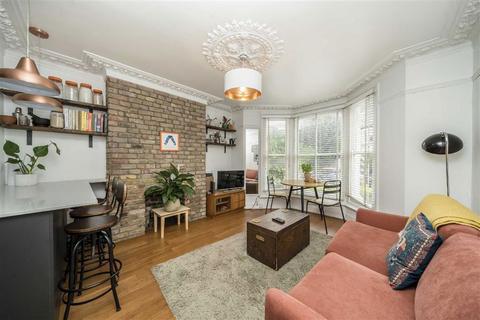 2 bedroom flat for sale, Waller Road, London SE14