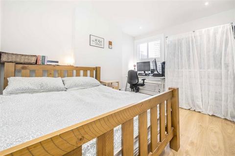 3 bedroom flat for sale, Aspinall Road, London SE4