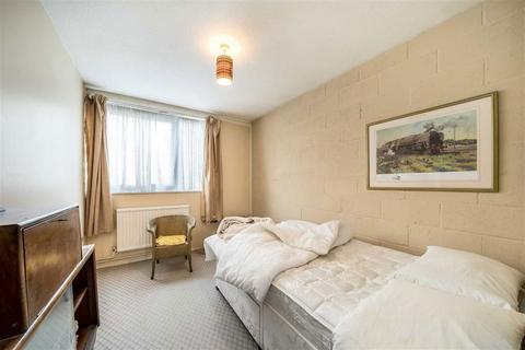 4 bedroom terraced house for sale, Warwickshire Path, London SE8