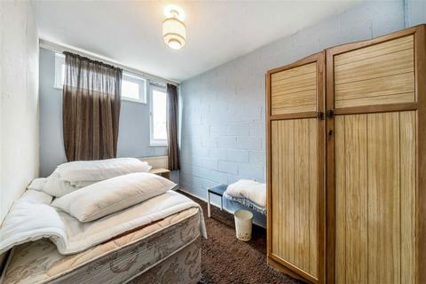 55 Warwickshire Path, London, SE8 4LN