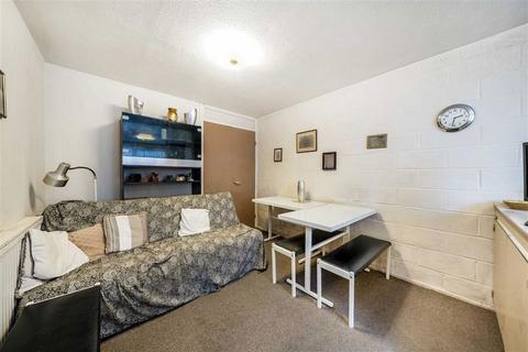 55 Warwickshire Path, London, SE8 4LN