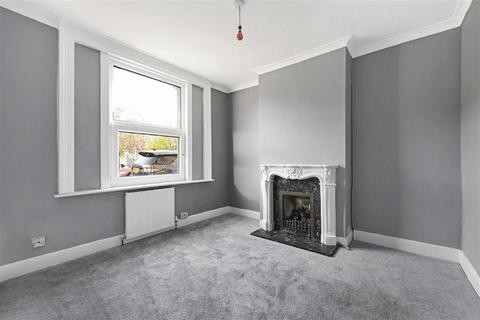 3 bedroom house to rent, Amersham Grove, London SE14