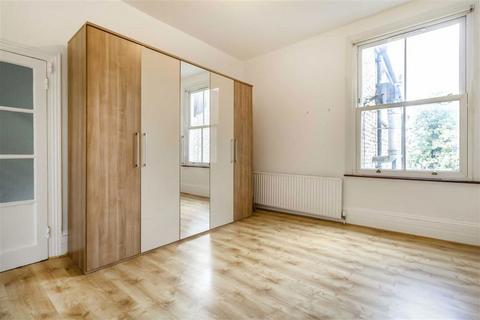 3 bedroom flat to rent, Jerningham Road, London SE14