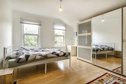 3 bedroom flat to rent, Jerningham Road, London SE14