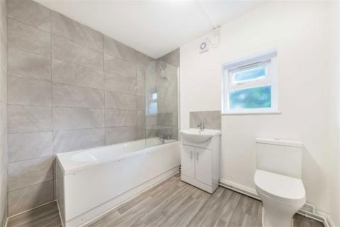 1 bedroom flat to rent, Admiral Street, London SE8