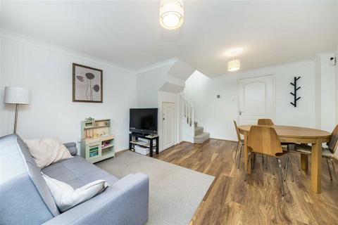 2 bedroom semi-detached house to rent, Farrow Lane, London SE14