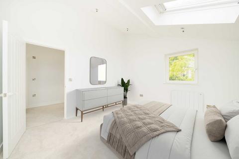 2 bedroom flat for sale, Torriano Mews, London NW5