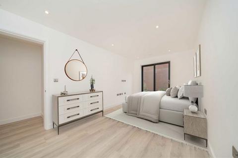 3 bedroom maisonette for sale, East Road, Wimbledon SW19