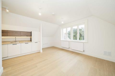 2 bedroom flat for sale, Blenheim Road, Raynes Park SW20