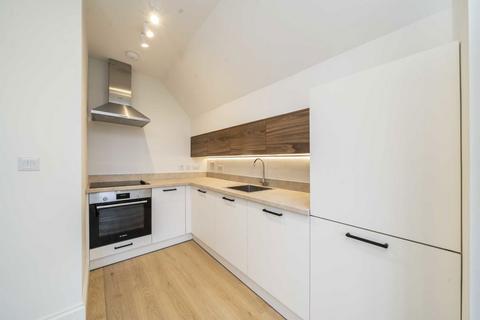 2 bedroom flat for sale, Blenheim Road, Raynes Park SW20