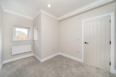 1 bedroom flat for sale, Court Farm Road, Eltham SE9