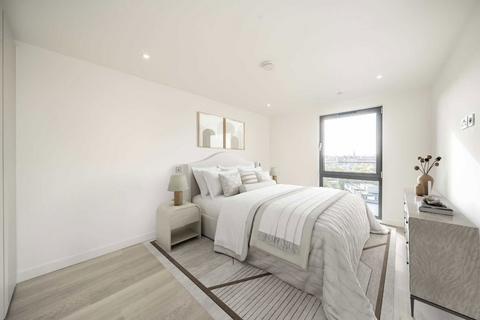 1 bedroom flat for sale, Plough Road, Battersea SW11