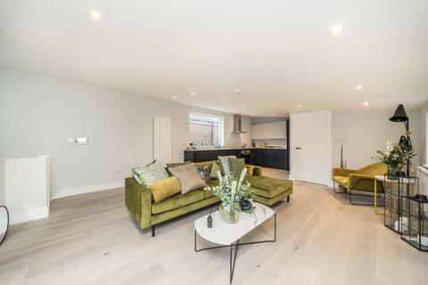 2 bedroom maisonette for sale, Knights Hill, West Norwood SE27