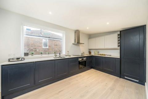 2 bedroom maisonette for sale, Knights Hill, West Norwood SE27