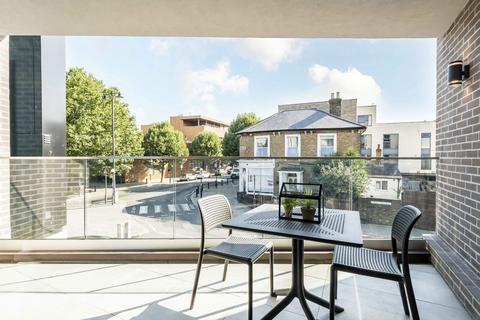 3 bedroom flat for sale, East Hill, Wandsworth SW18