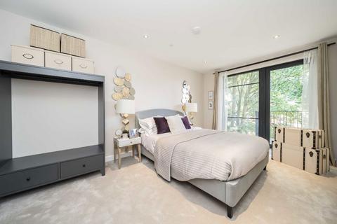 1 bedroom flat for sale, The Mall, London W5