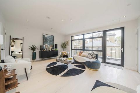 2 bedroom flat for sale, The Mall, London W5