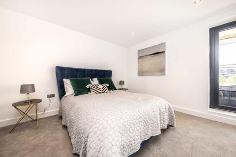 1 bedroom flat for sale, High Street, Weybridge KT13