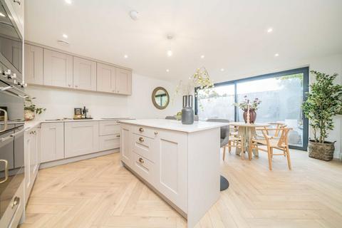 4 bedroom semi-detached house for sale, Station Road, Hampton TW12