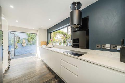 3 bedroom house for sale, Freke Road, London SW11