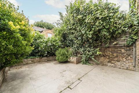 2 bedroom terraced house for sale, Tyneham Road, London SW11