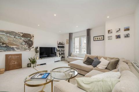 2 bedroom flat for sale, St. Ann's Crescent, London SW18