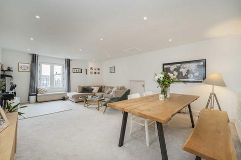 2 bedroom flat for sale, St. Ann's Crescent, London SW18