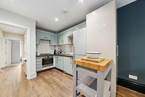 2 bedroom flat for sale, Battersea High Street, London SW11