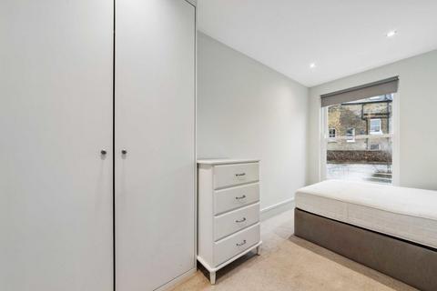 2 bedroom flat for sale, Battersea High Street, London SW11