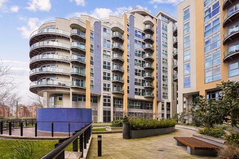 1 bedroom flat for sale, Bridges Court Road, London SW11