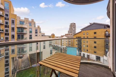 1 bedroom flat for sale, Bridges Court Road, London SW11