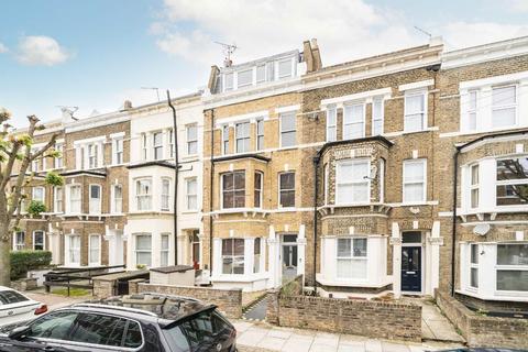 3 bedroom flat for sale, Rush Hill Road, London SW11