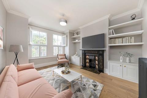 2 bedroom flat for sale, Queenstown Road, London SW8