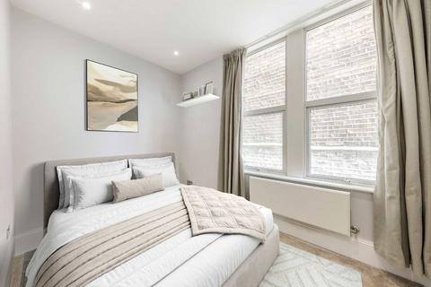 2 bedroom flat for sale, Queenstown Road, London SW8