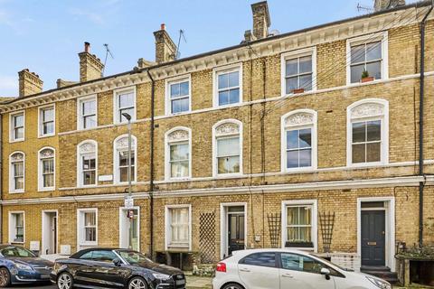 2 bedroom flat for sale, Southolm Street, London SW11