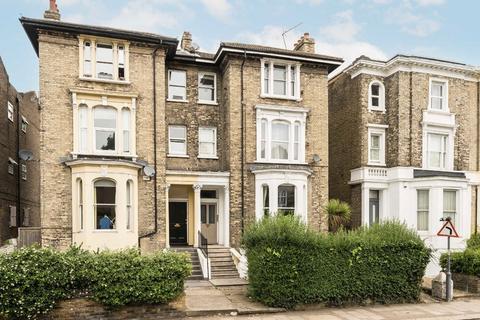 2 bedroom flat for sale, North Side Wandsworth Common, London SW18