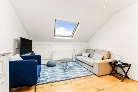 2 bedroom flat for sale, Queenstown Road, London SW8