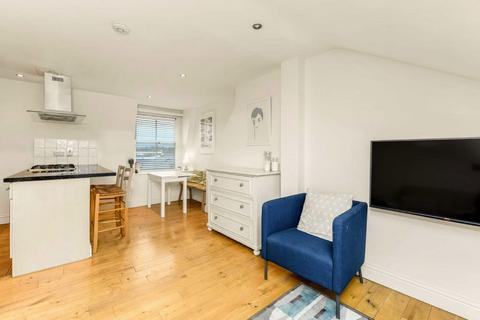 2 bedroom flat for sale, Queenstown Road, London SW8