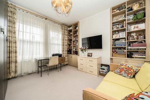 3 bedroom flat for sale, Albert Bridge Road, London SW11