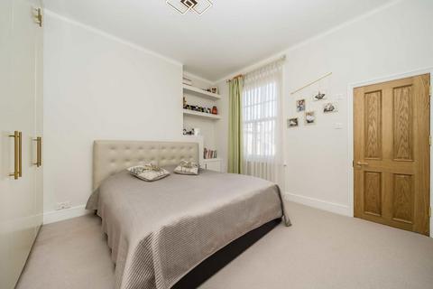 18b Albert Bridge Road, Battersea, London, SW11 4PY