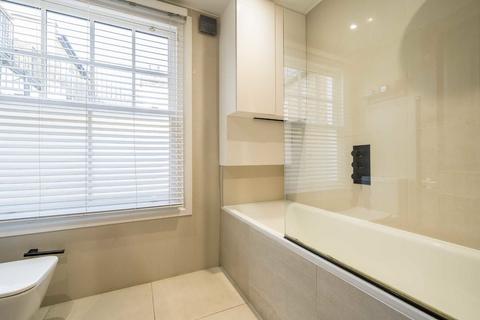 18b Albert Bridge Road, Battersea, London, SW11 4PY