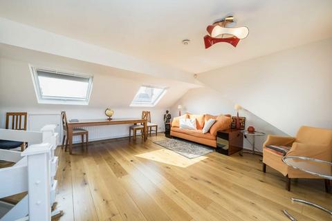18b Albert Bridge Road, Battersea, London, SW11 4PY