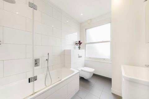 1 bedroom flat for sale, St. John's Hill, London SW11